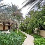 Date Palm Inn